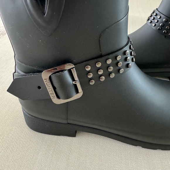 NWOT Hunter Refined Black Stud Short Boots, Size 9 - Never Worn, No Box - Picture 10 of 16